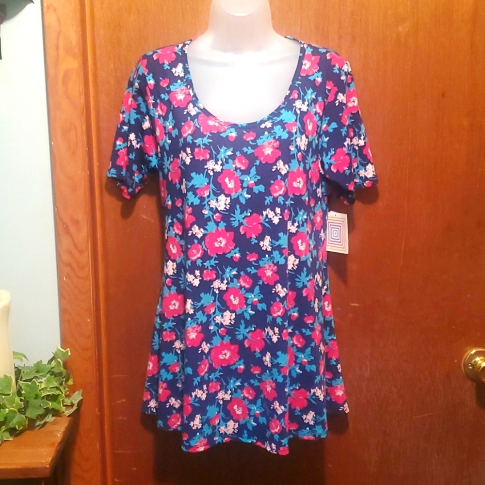 Lu La Roe flowered tunic top